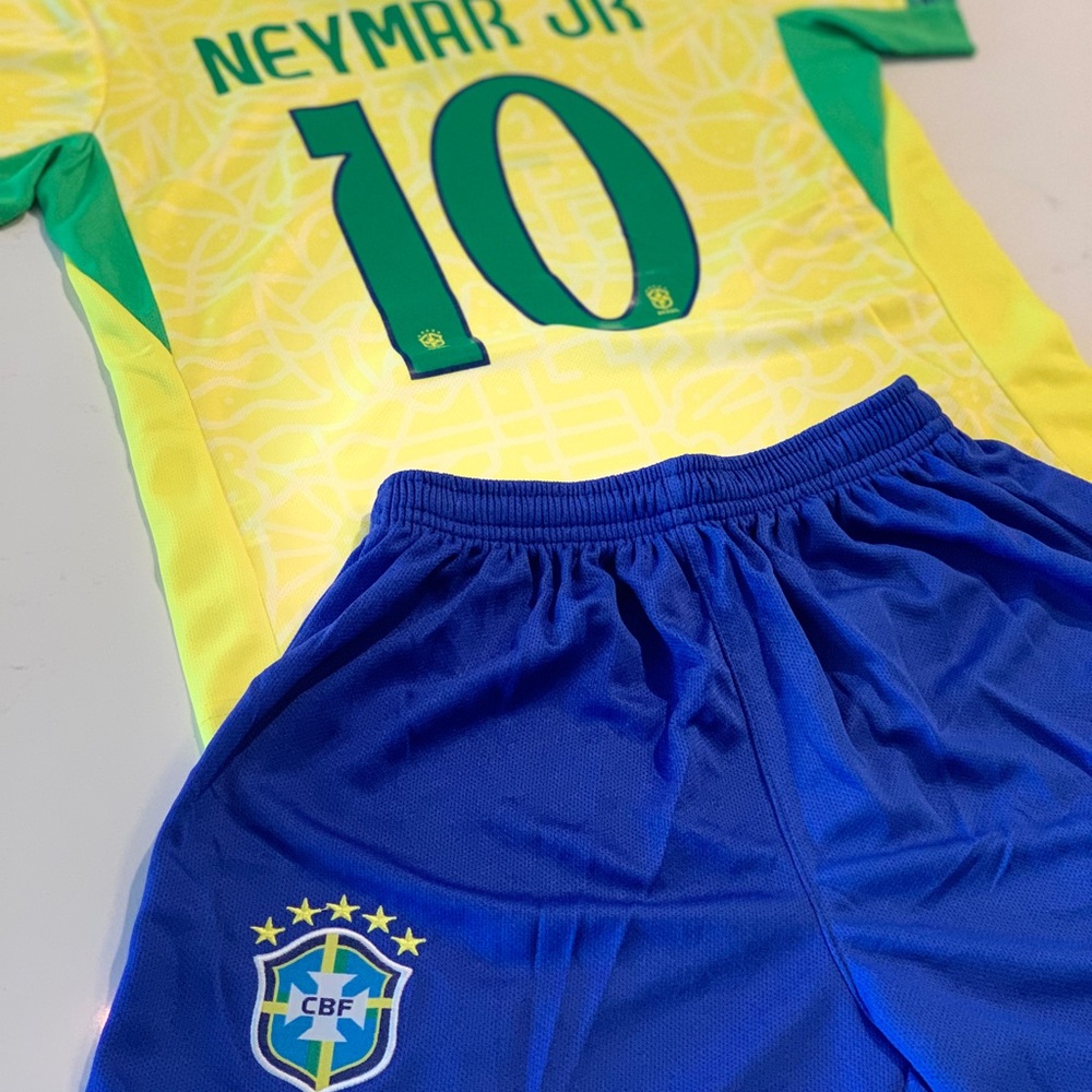Neymar Jr Kids Large 10-11 Jersey Soccer Jersey kit Size 28 Brazil Football